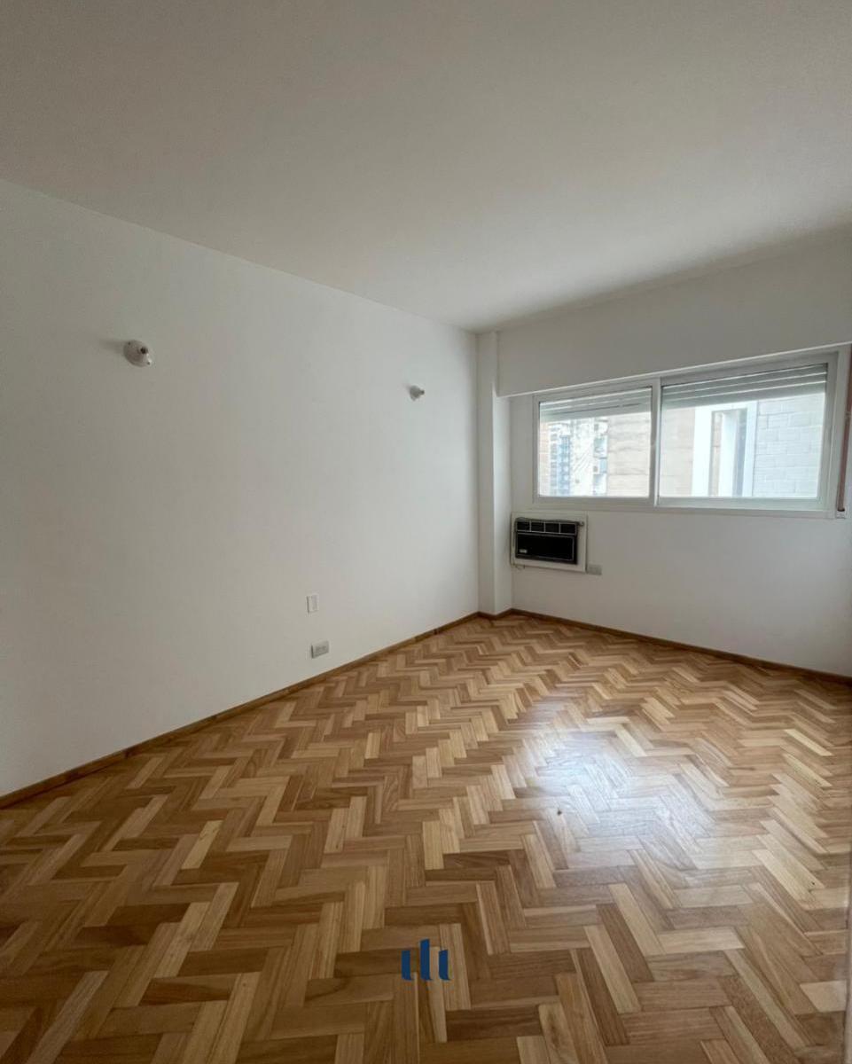 Departamento en Venta de 3 Dorm. en Peatonal 9 de Julio 3