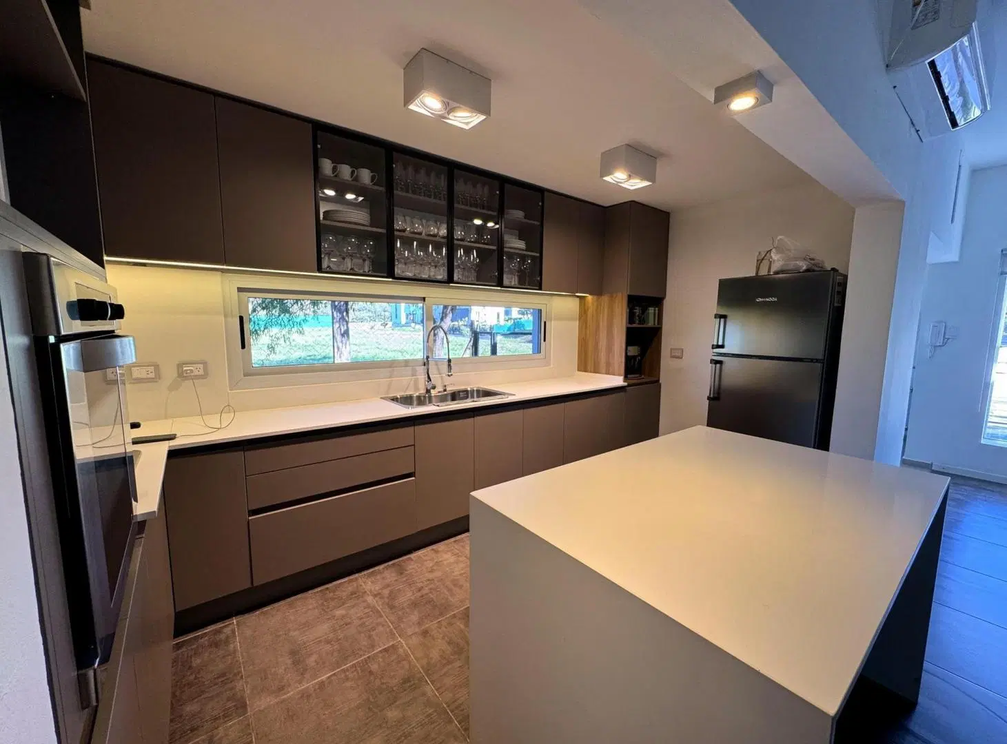 Casa en alquiler en La Arbolada Hollywood con piscina y loft independiente 3