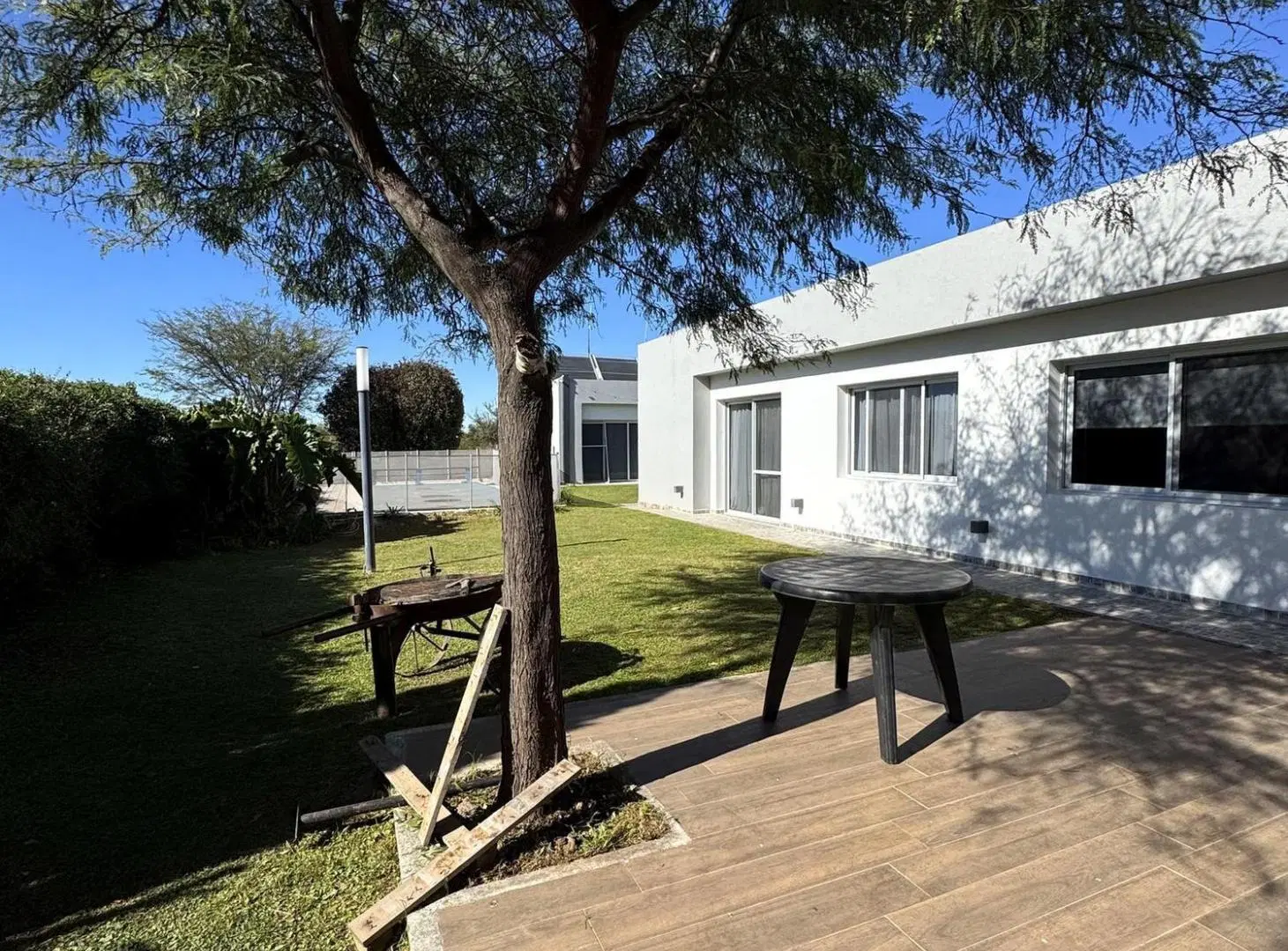 Casa en alquiler en La Arbolada Hollywood con piscina y loft independiente 2