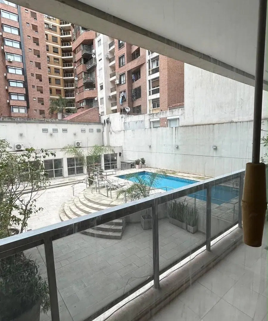Departamento en alquiler de 1 dormitorio con balcón en Edificio Rodas 8