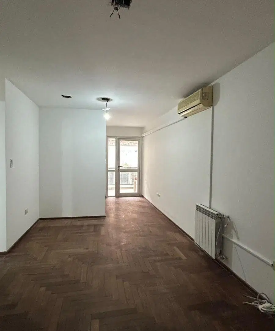 Departamento en alquiler de 1 dormitorio con balcón en Edificio Rodas 5