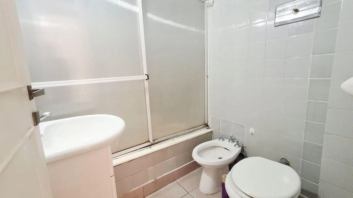 Oportunidad en Almagro | 2 Amb. Impecable | A pasos de Av. Corrientes y Subte B 2