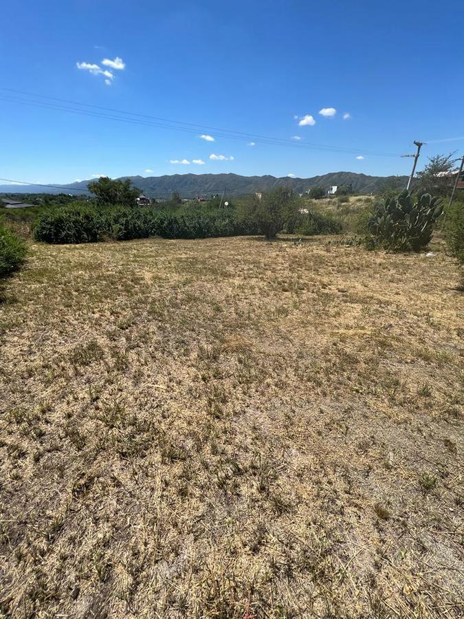 Terreno Plano en Siquiman con Increible Vista a 300 m. Aprox. del Lago San Roque Ref 1851 4