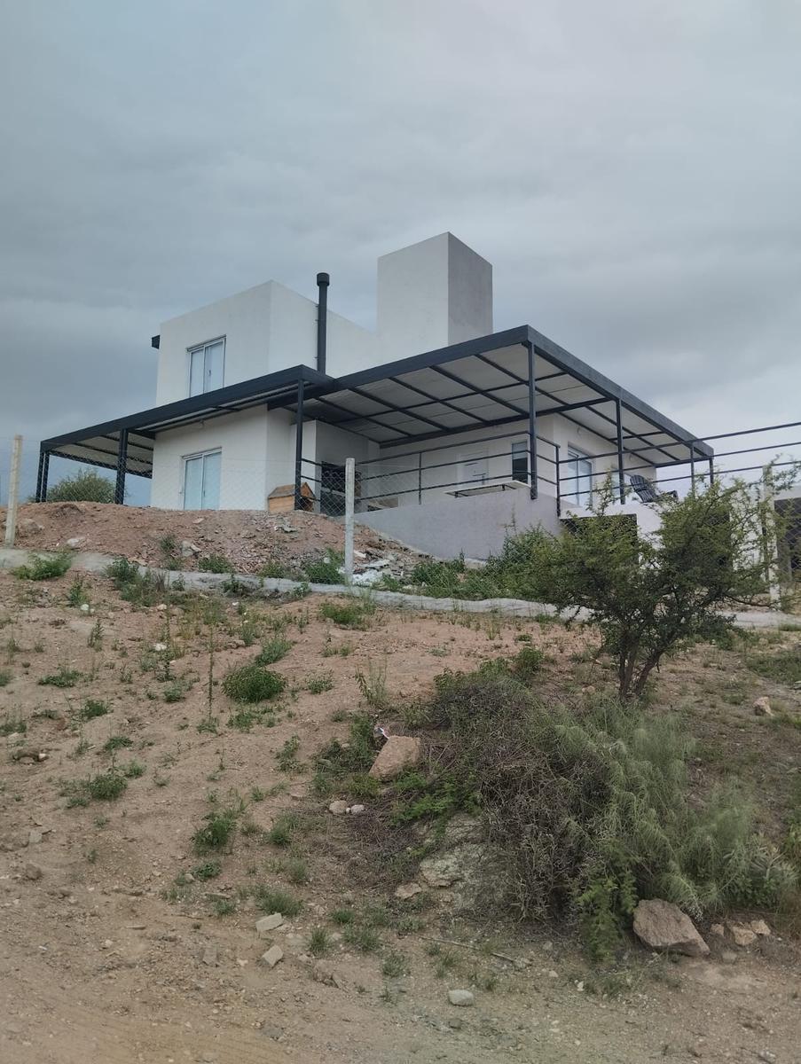 Venta de Casa de 3 Dorm. en Estancia Vieja con Pileta y Vistas Postal Las Sierras a 3 Cuadras 1