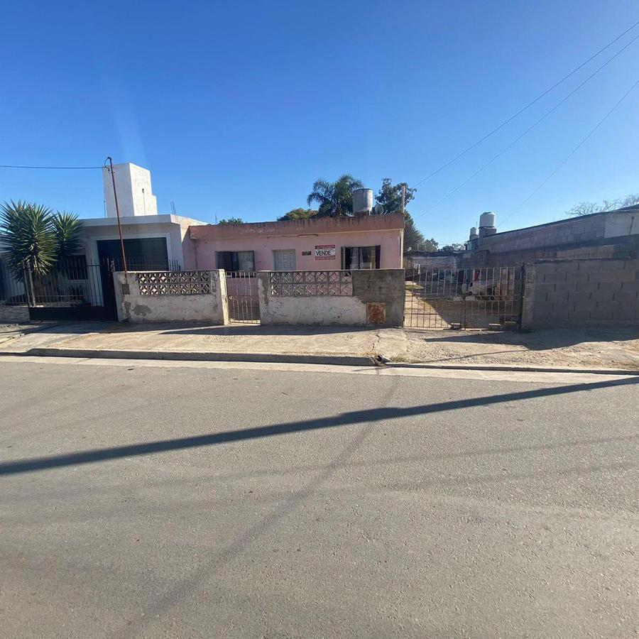 Venta de Casa Mas Departamento a Terminar en Barrio Ituzaingo Ref: 1700 5