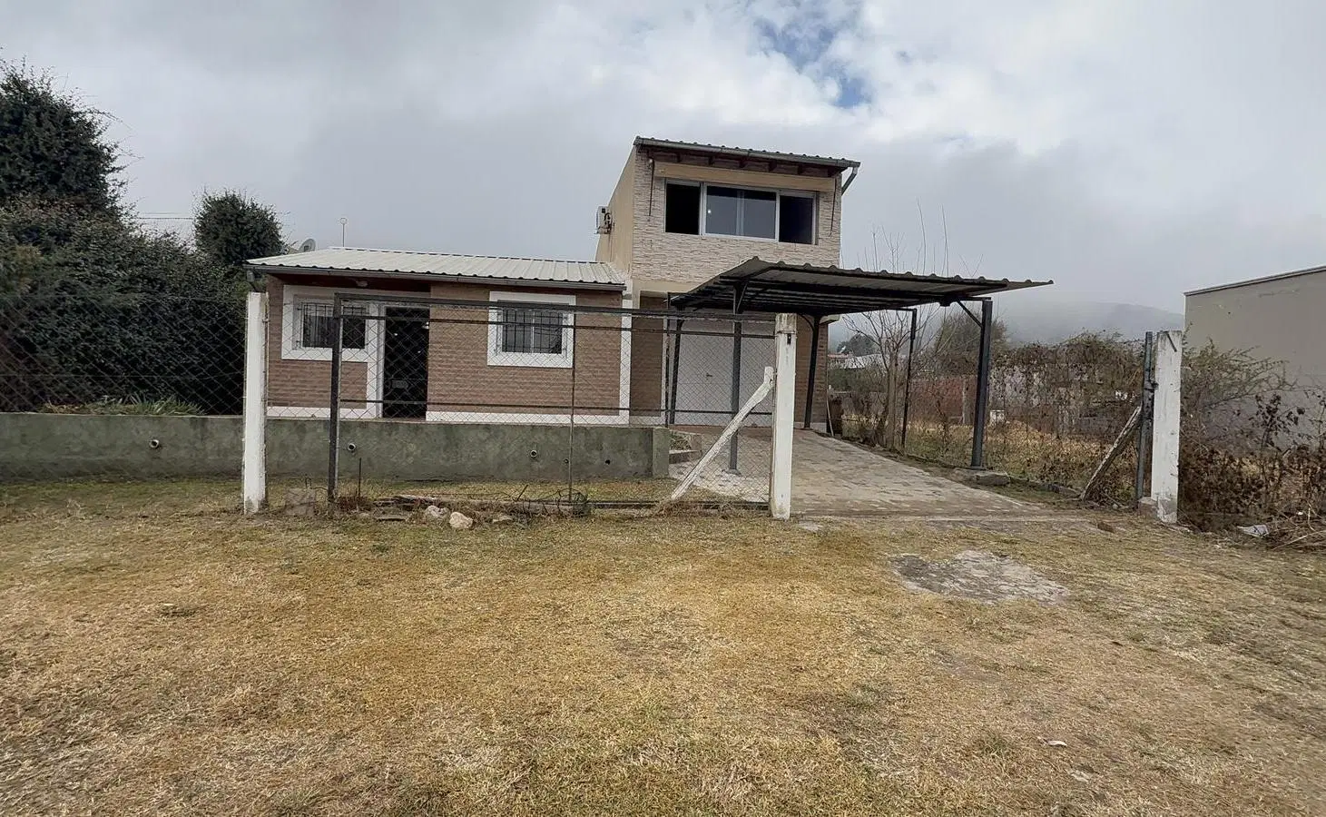 CASA EN VENTA EN SAN ROQUE 4 DORMITORIOS CON PILETA Y VISTA A LAS SIERRAS 5