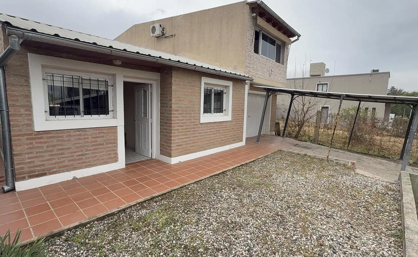 CASA EN VENTA EN SAN ROQUE 4 DORMITORIOS CON PILETA Y VISTA A LAS SIERRAS 5