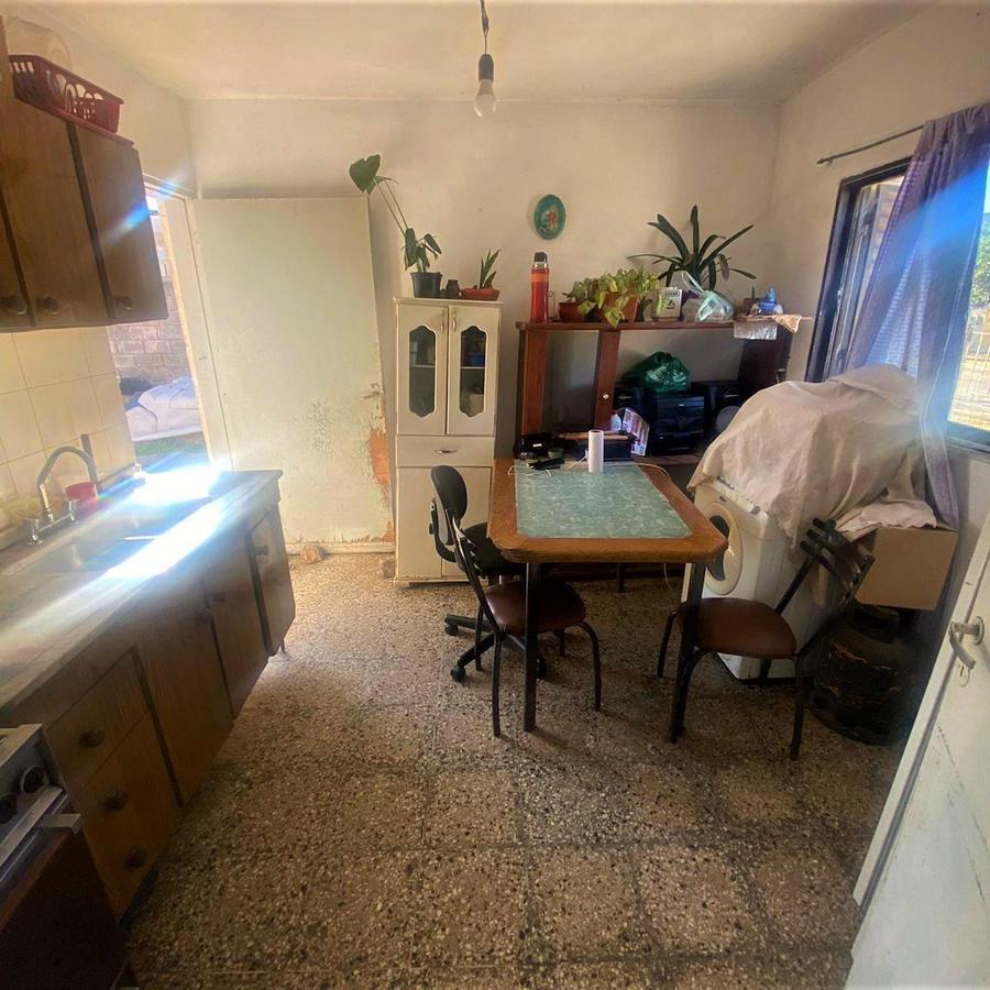 Foto de VENTA DE CASA MAS DEPARTAMENTO A TERMINAR EN BARRIO ITUZAINGO REF: 1700, imagen 4