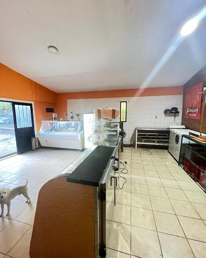 Foto de EN VENTA 2 CASAS MAS DEPARTAMENTO CON PILETA EN TANTI A DOS CUADRAS DE RUTA 28 REF: 1872, imagen 1