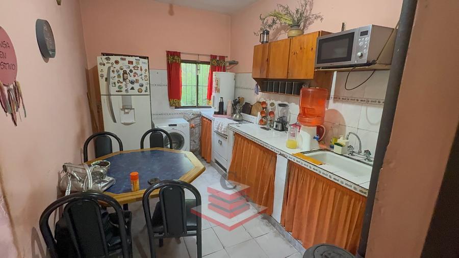 Foto de CASA EN VENTA EN SIQUIMAN DE 2 DORMITORIOS SOBRE RUTA 38 APTO COMERCIO REF: 2180, imagen 2
