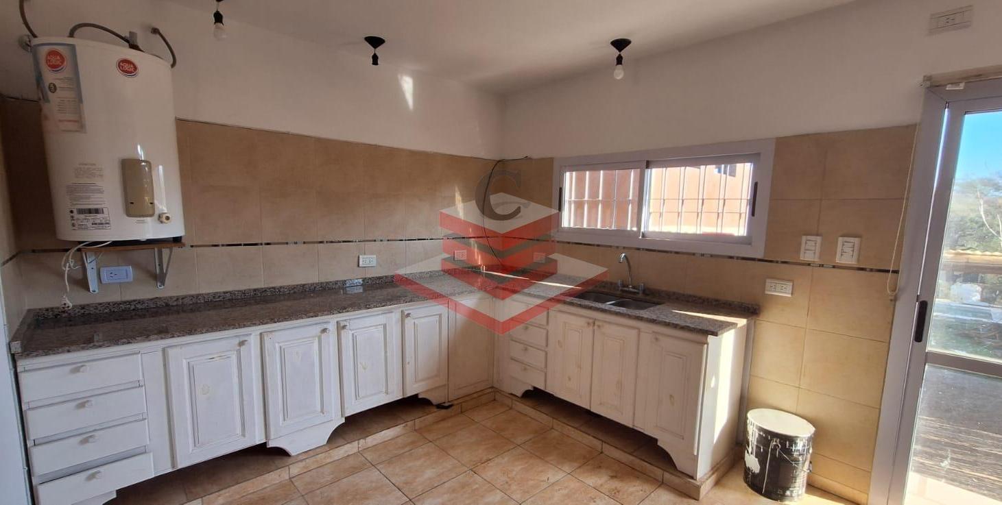 Foto de Casa En Alquiler En Comuna San Roque | 2 Dormitorios | Pileta | Quincho, imagen 4