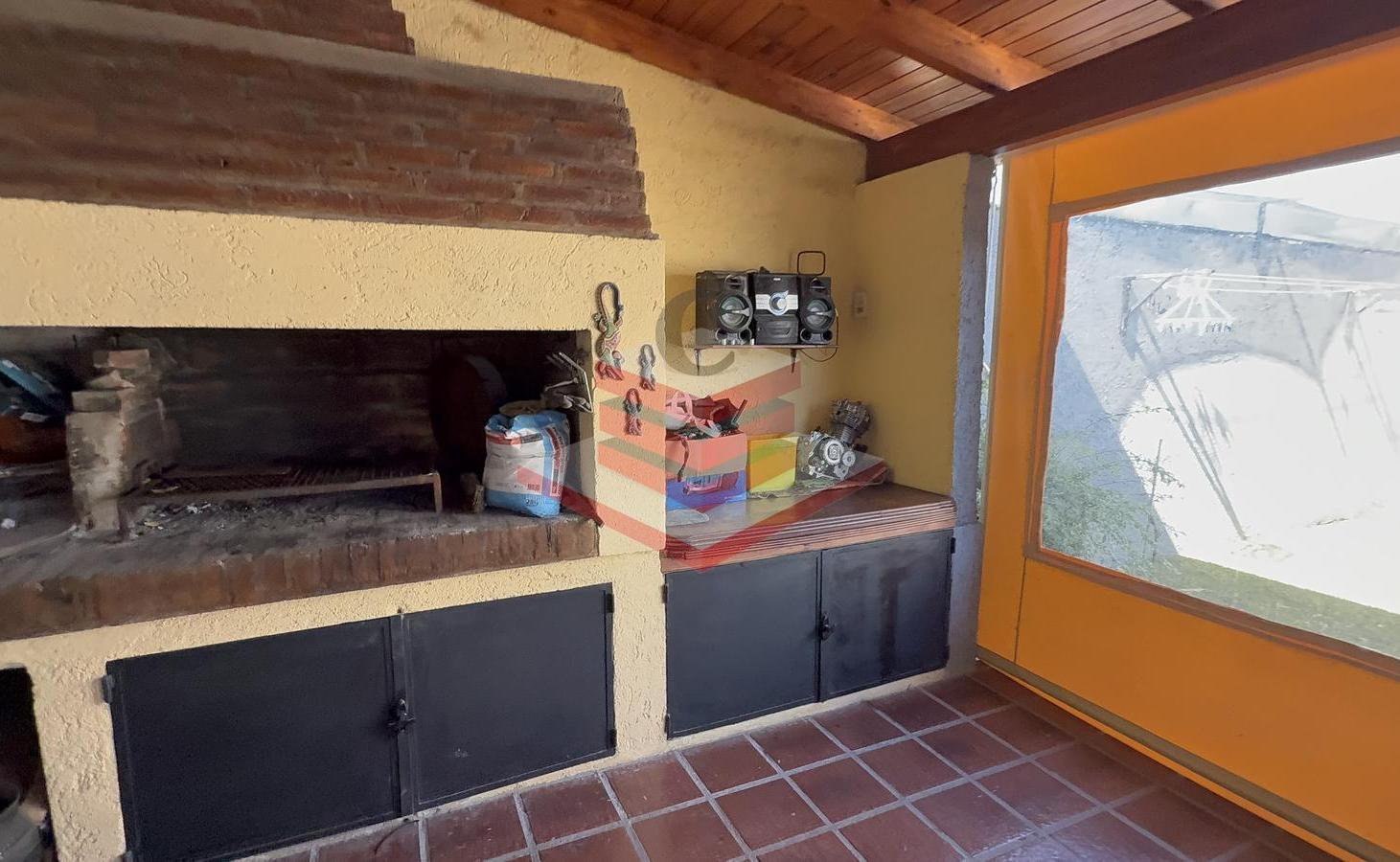 Foto de CASA EN VENTA CON PILETA EN SANTA MARÍA SALIDA A DOS CALLES GAS NATURAL, imagen 1