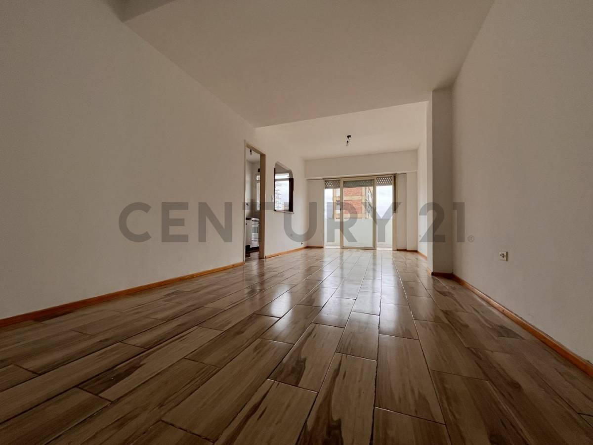 Venta Departamento Monoambiente Luminoso - San Martin Centro 3