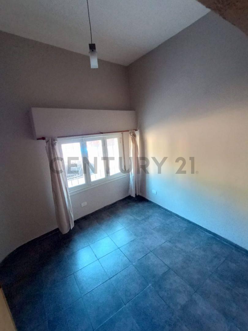Venta PH 2 Ambientes Monte Castro 3