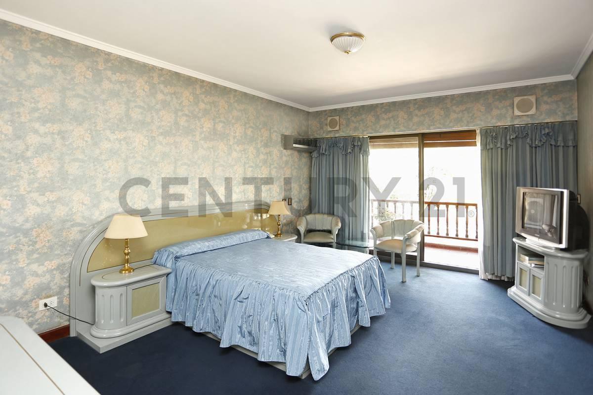Hermosa Casa en Venta en Moreno Centro con Detalles de Categoria - Apta Credito 2