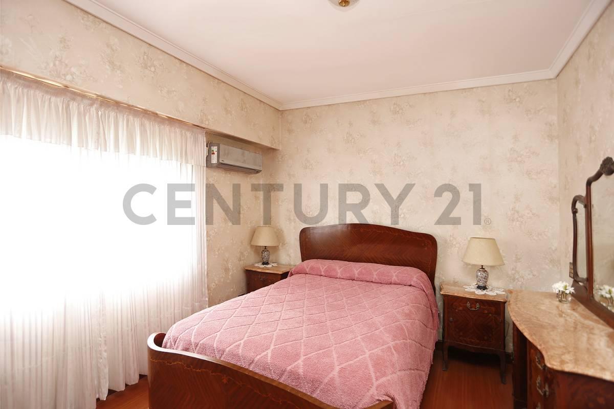 Hermosa Casa en Venta en Moreno Centro con Detalles de Categoria - Apta Credito 1