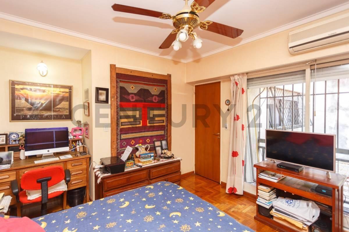 Venta Piso 5 Ambientes Balcón Corrido Cochera en Caballito 5