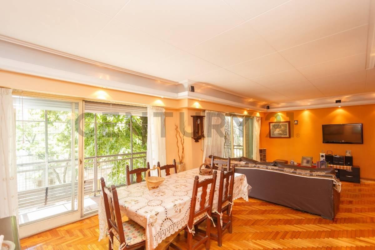 Venta Piso 4 Ambientes C/balcón y Espacio Guardacoches en Caballito Sur 1