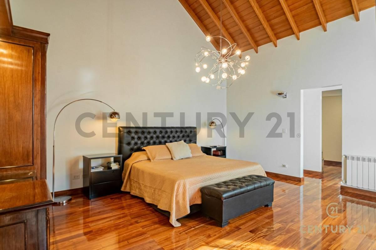 Casa Doble Lote Pileta Quincho, Gimnasio Cochera Excel. Nivel 4