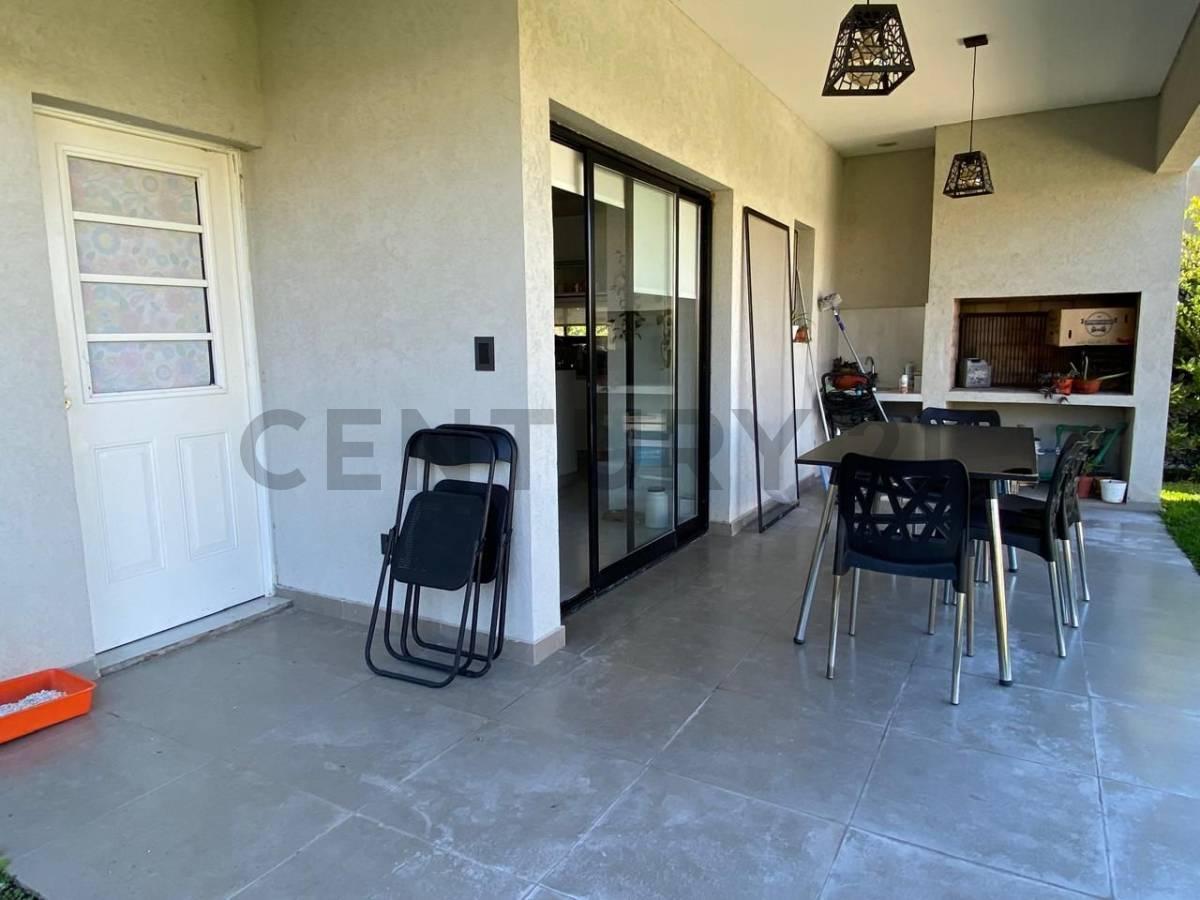 Foto de CASA CON PILETA PARQUIZADA, imagen 5