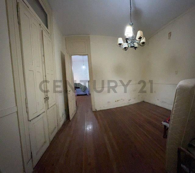 Venta Casa 5 Ambientes Flores 1