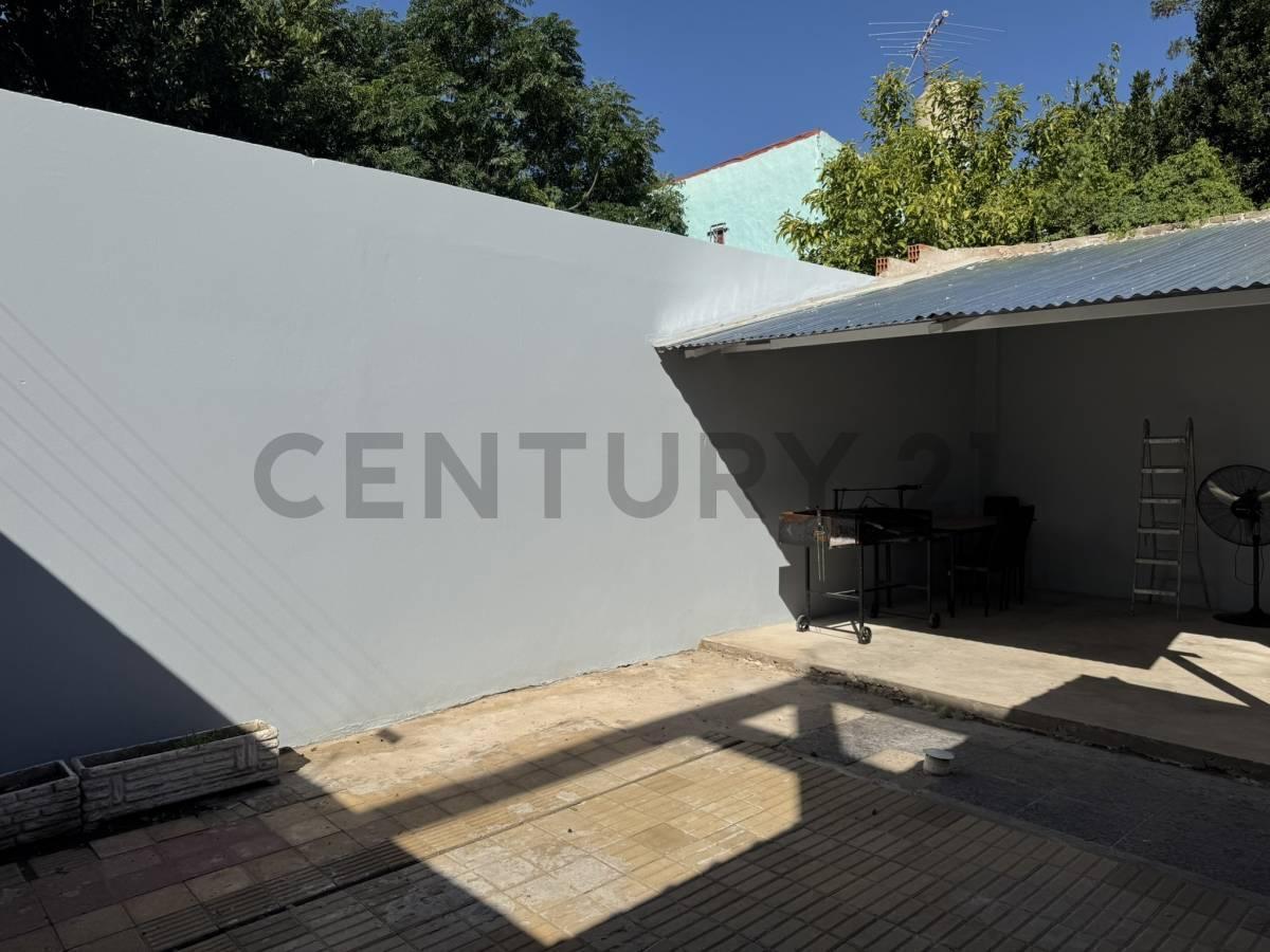 Venta Hermosa Casa en Moreno - 3 Ambientes – 5