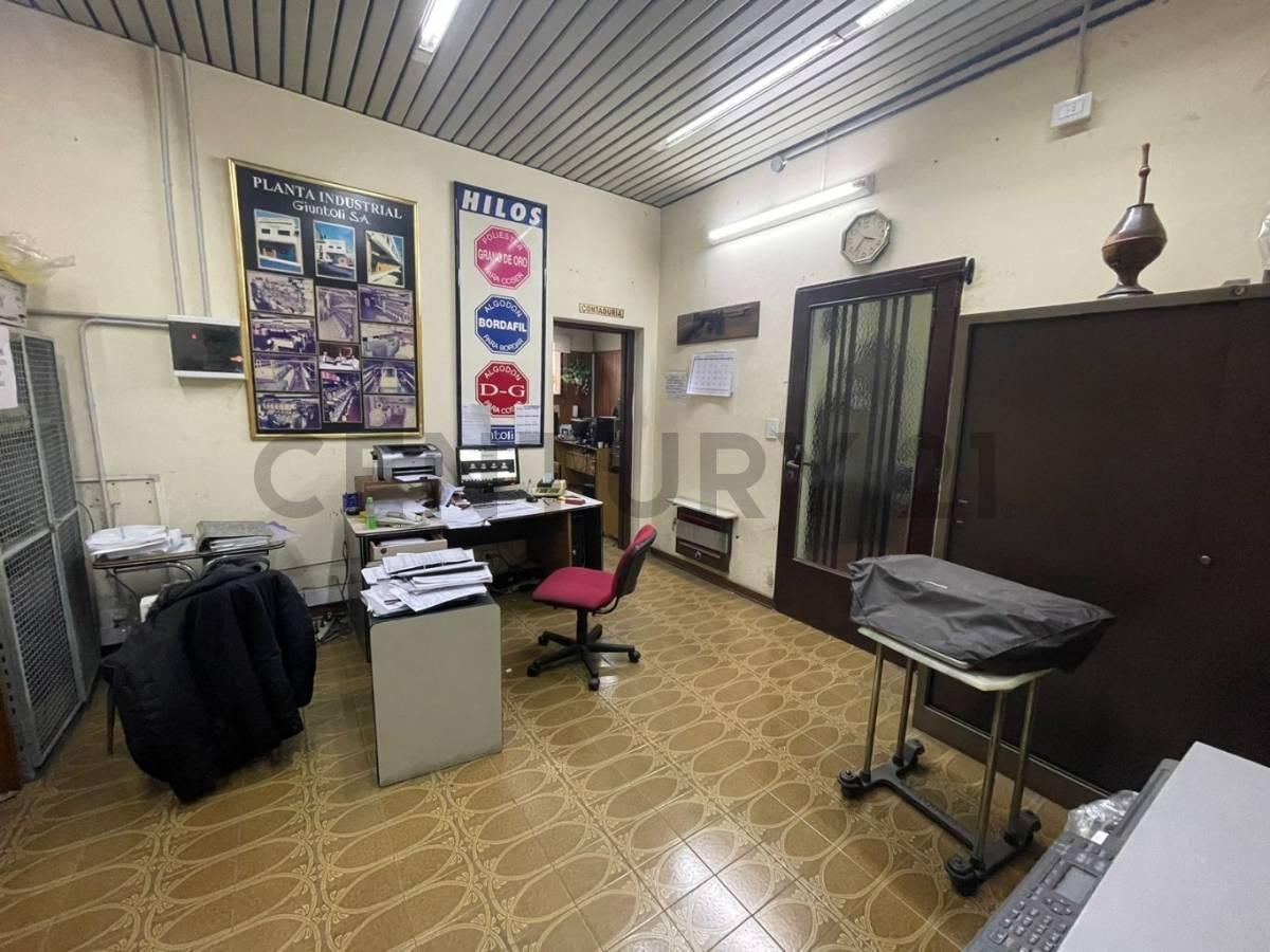 Venta Gran Galpón Almagro 1