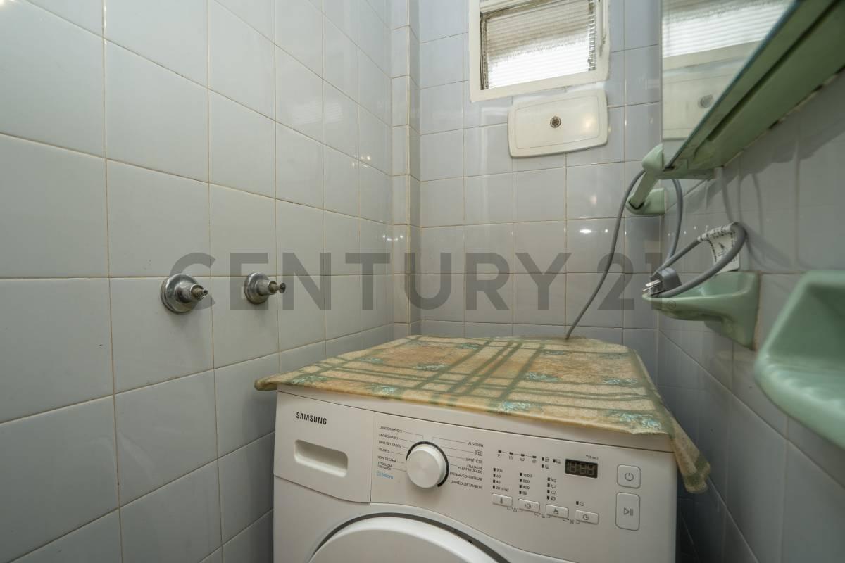 Venta Caballito 5 Ambientes con Balcón Terraza en Esquina, Muy Luminoso. Baulera 5