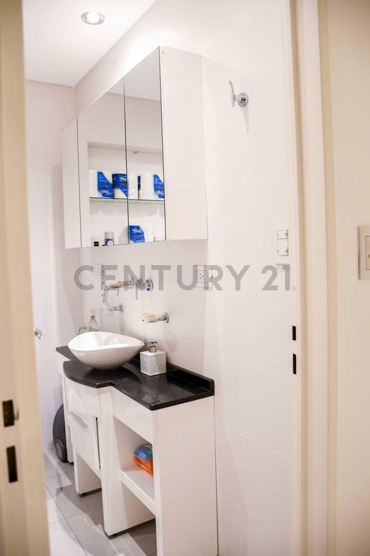 Foto de VENTA DEPARTAMENTO TRES AMBIENTES CAÑITAS CON PATIO, imagen 4