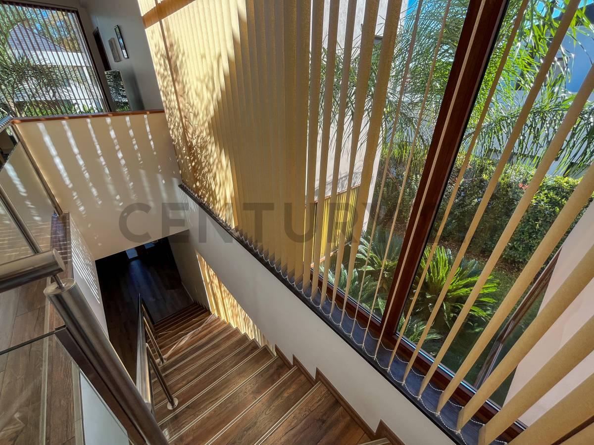 VENTA CASA EN ST THOMAS ESTE-OESTE 6 AMBIENTES CON 3 DORM. SUITE Y 2 DORM. C/BAÑO COMPARTIDO