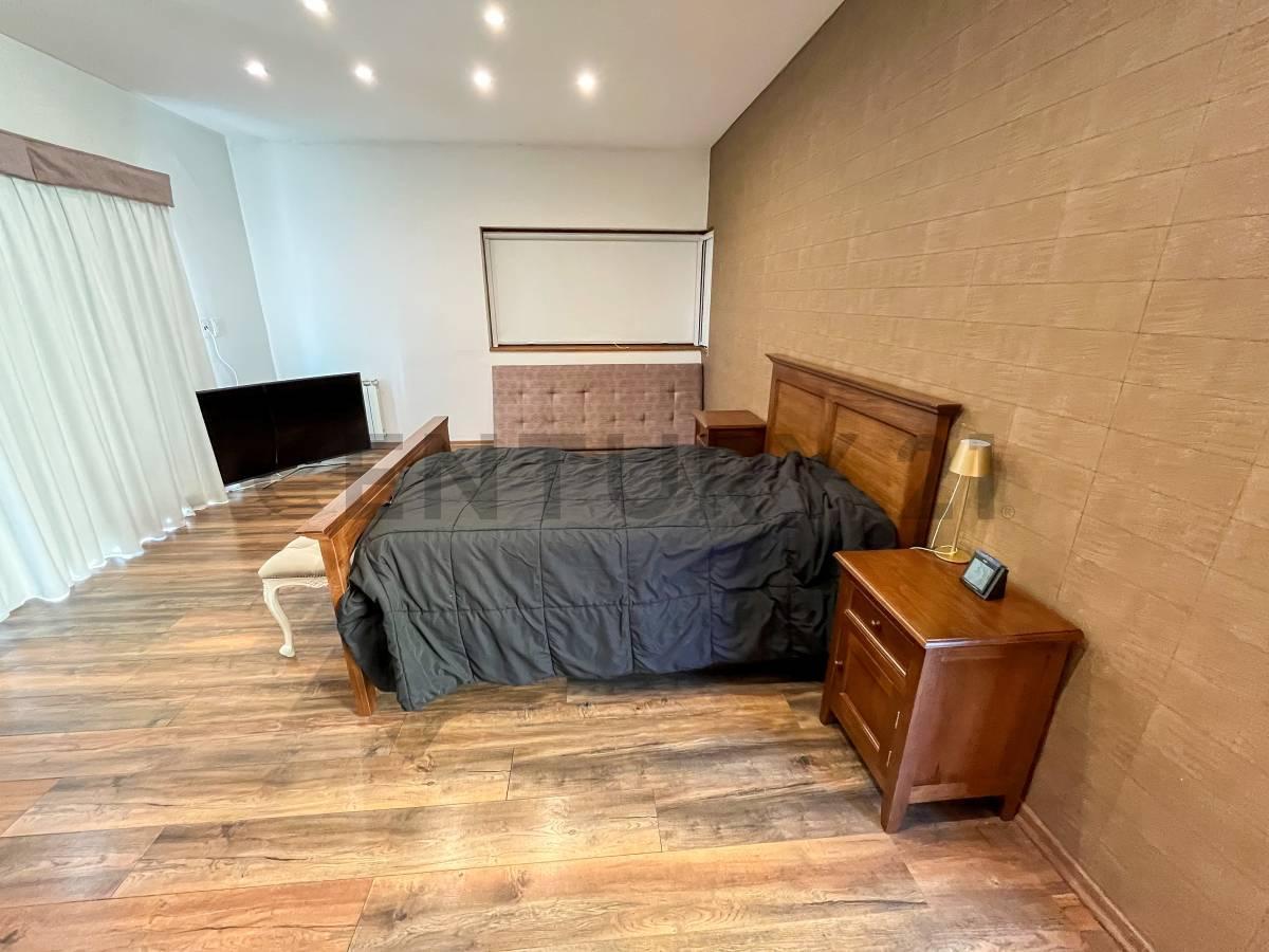 VENTA CASA EN ST THOMAS ESTE-OESTE 6 AMBIENTES CON 3 DORM. SUITE Y 2 DORM. C/BAÑO COMPARTIDO