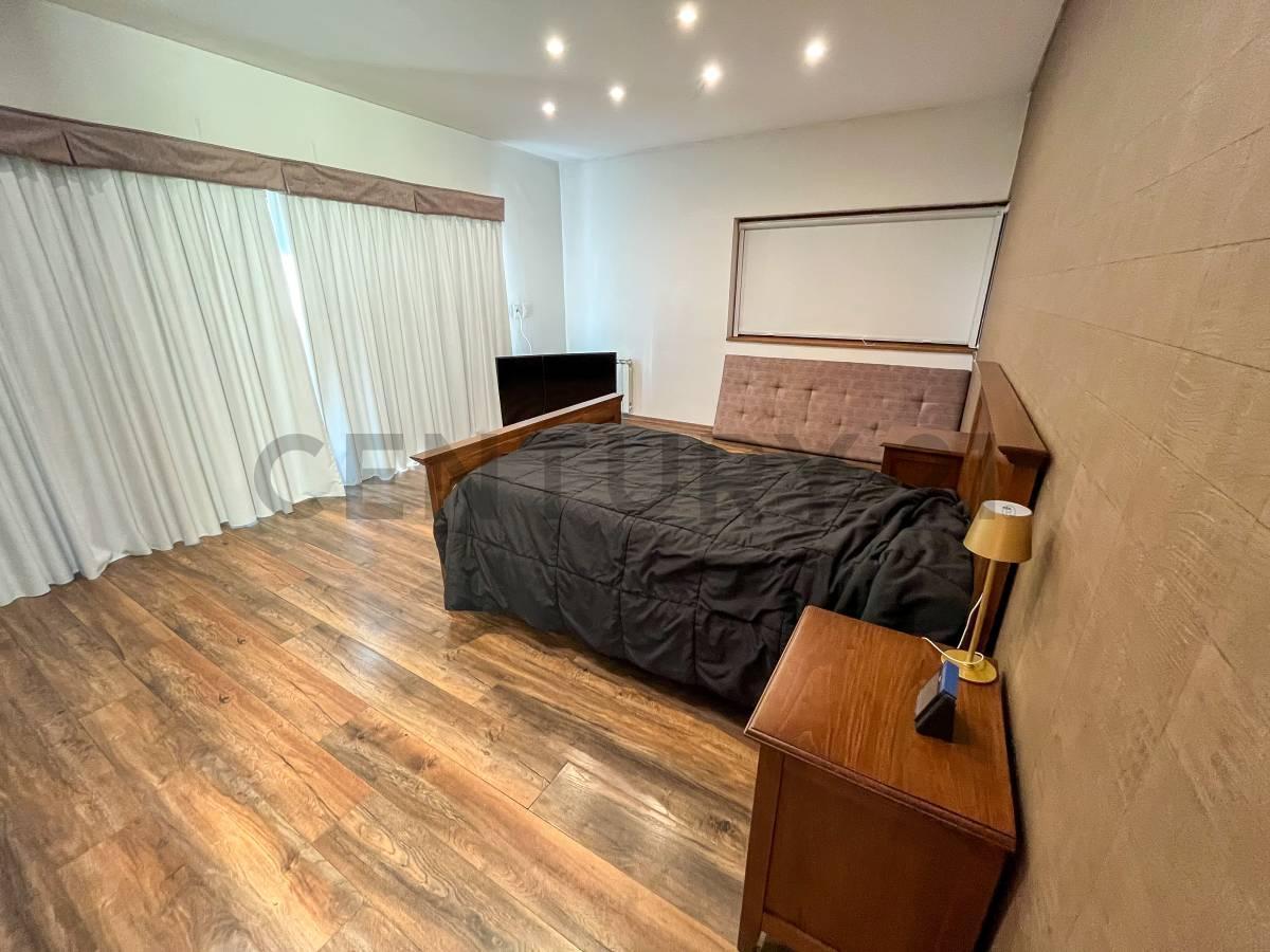 VENTA CASA EN ST THOMAS ESTE-OESTE 6 AMBIENTES CON 3 DORM. SUITE Y 2 DORM. C/BAÑO COMPARTIDO
