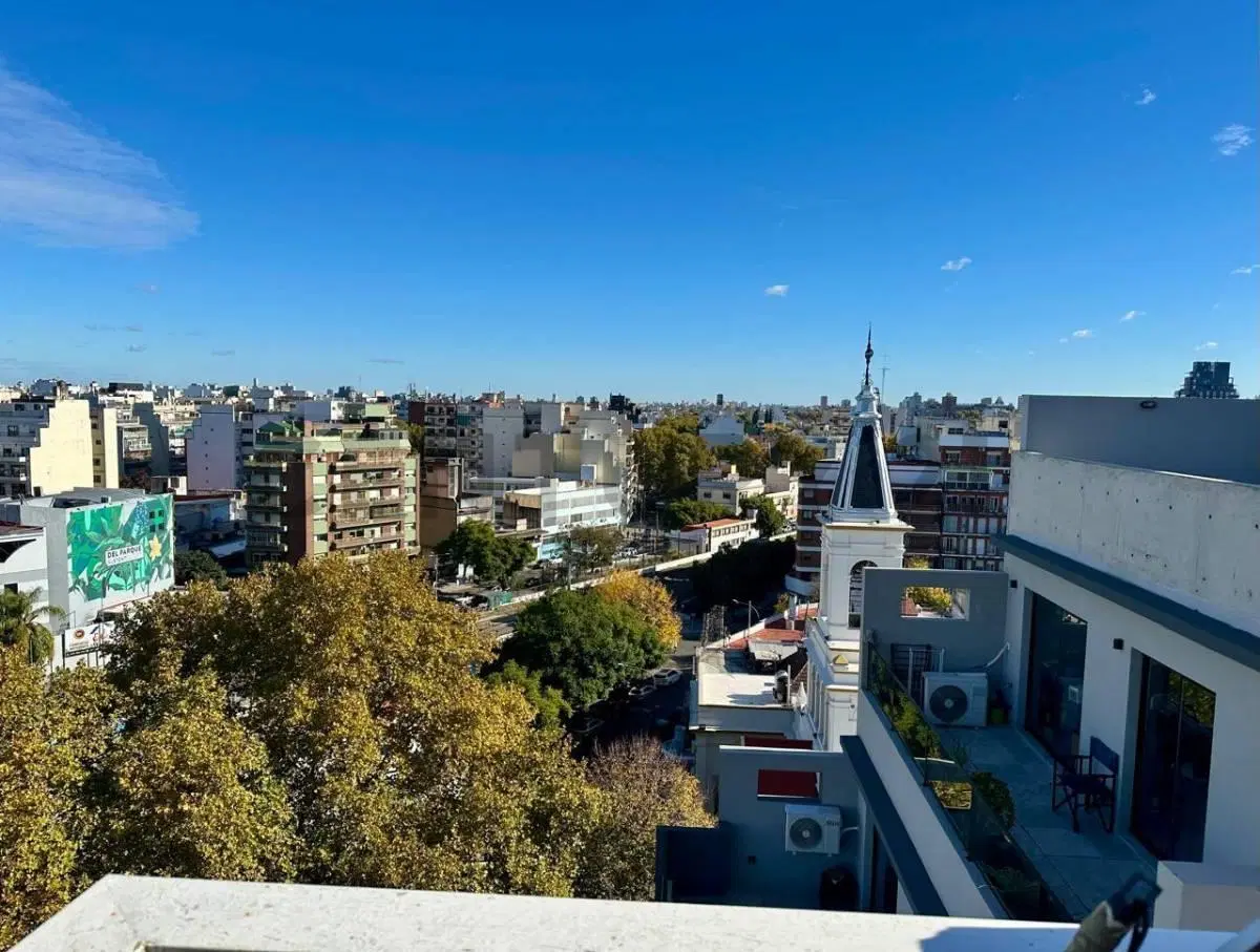 VENTA PISO 6 AMBIENTES CON  2 COCHERAS Y 3 BAULERAS, VILLA DEL PARQUE 4