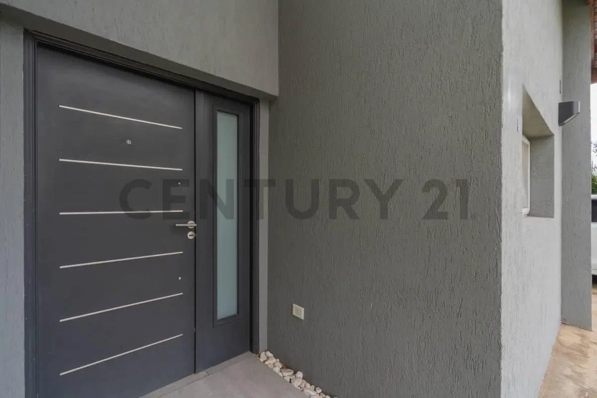 Casa 4 amb. en Santa Elena - Pilar del Este - Fondo Libre,  cul-de-sac, pileta - Impecable 2