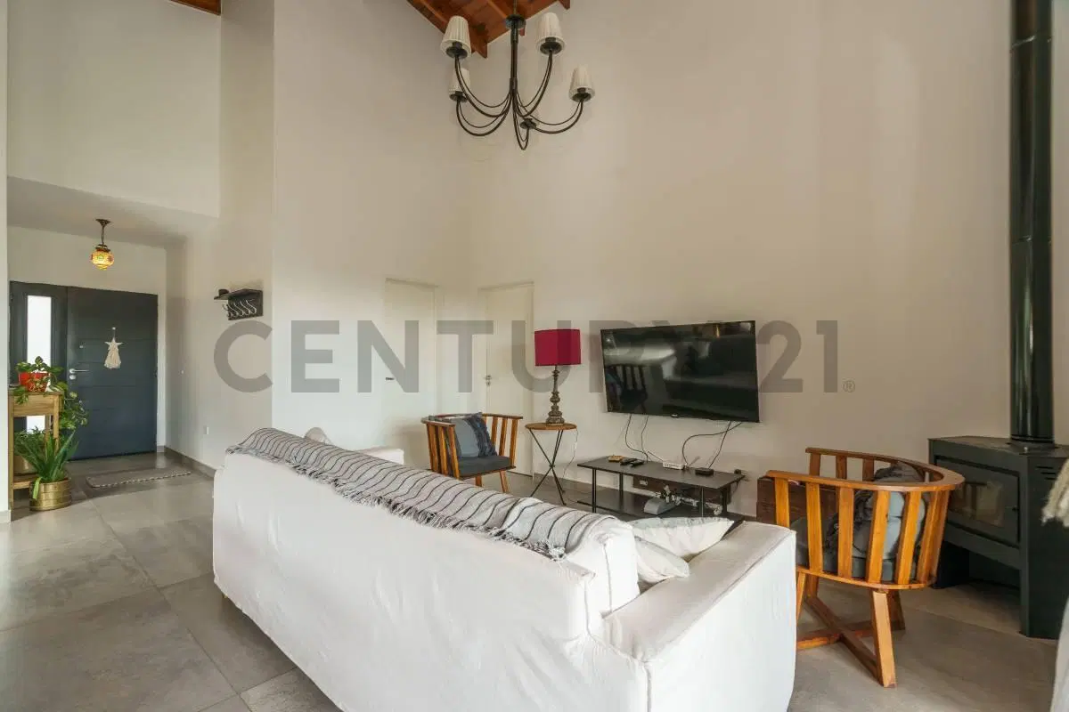 Casa 4 amb. en Santa Elena - Pilar del Este - Fondo Libre,  cul-de-sac, pileta - Impecable 3