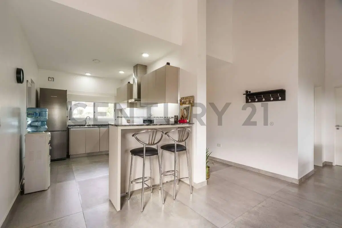 Casa 4 amb. en Santa Elena - Pilar del Este - Fondo Libre,  cul-de-sac, pileta - Impecable 5
