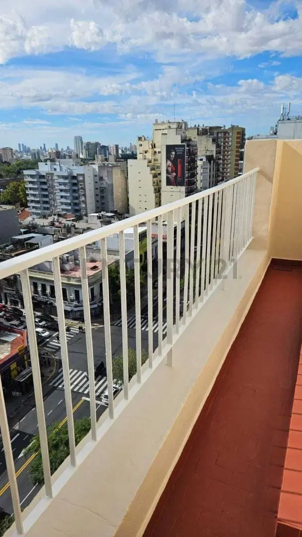 Alquiler departamento 2 ambientes con balcón Flores 4