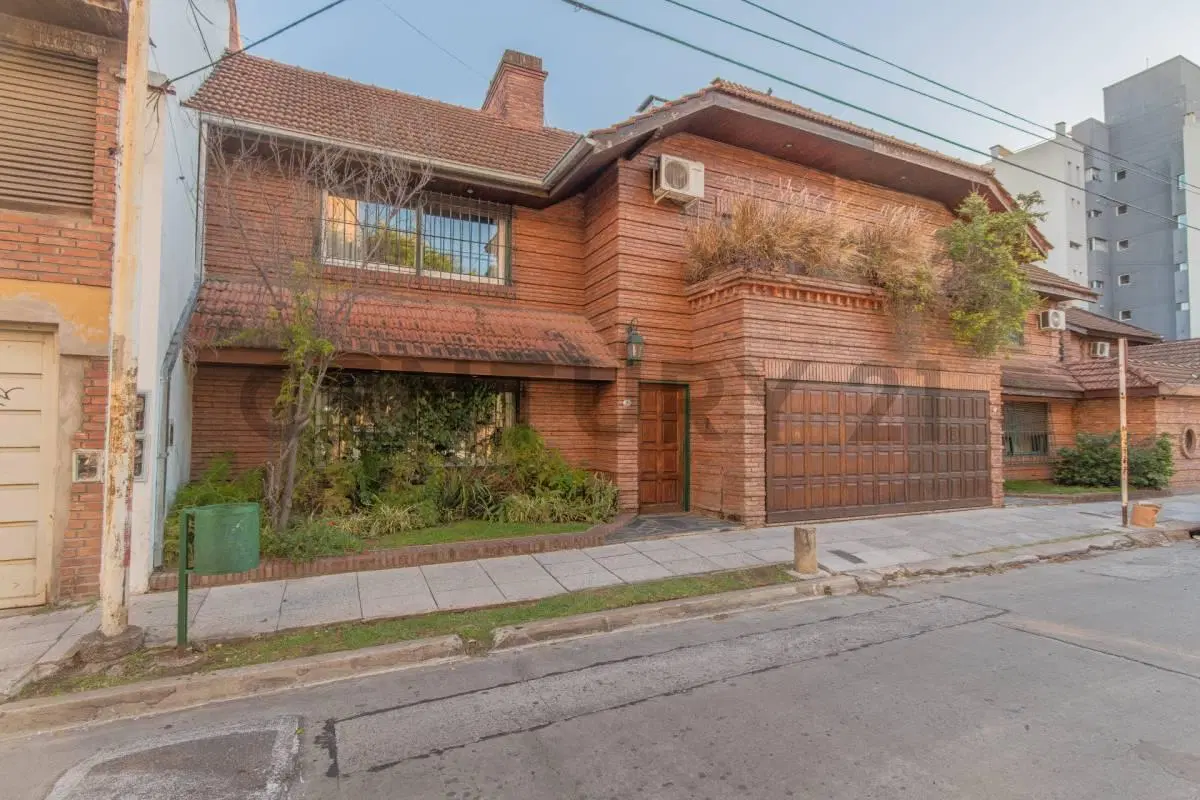 VENTA CASA 5 AMBIENTES , HAEDO 2