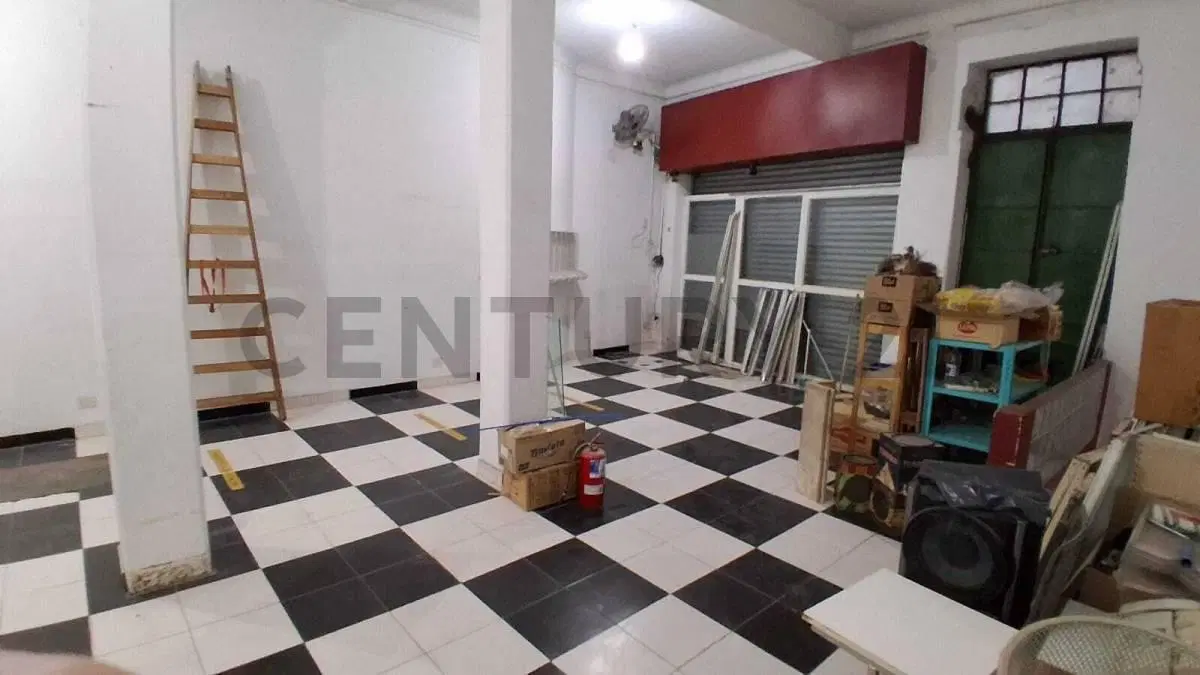 Venta local comercial en Almagro 2