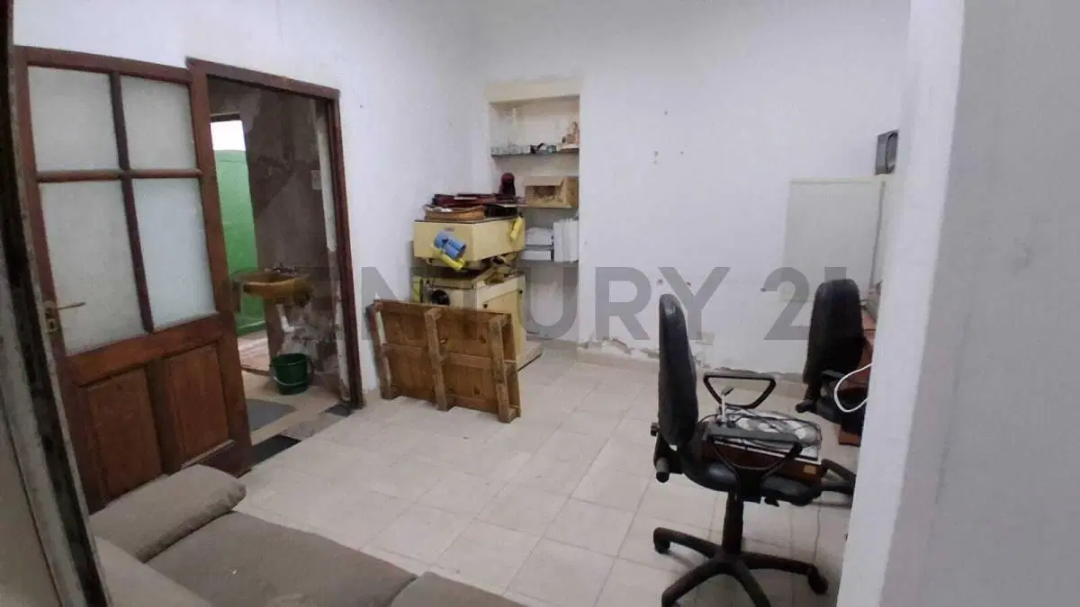 Venta local comercial en Almagro 3