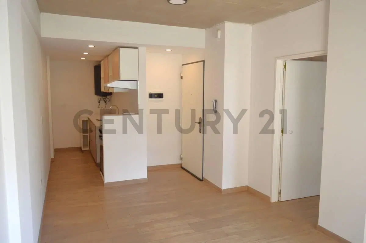 VENTA 2 ambientes 3° piso Frente c/Balcon Piscina BELGRANO 5
