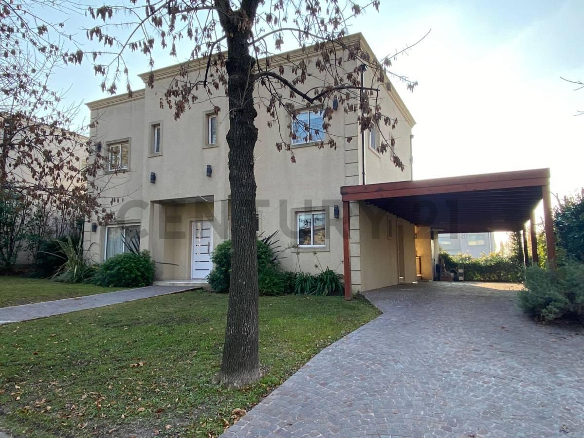 CASA CON PILETA PARQUIZADA AC EN TODOS LOS AMBIENTES