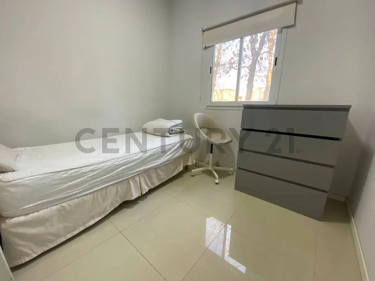 CASA CON PILETA PARQUIZADA AC EN TODOS LOS AMBIENTES 5