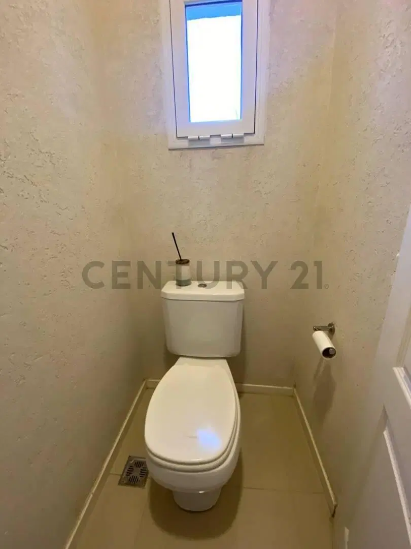CASA CON PILETA PARQUIZADA AC EN TODOS LOS AMBIENTES 2