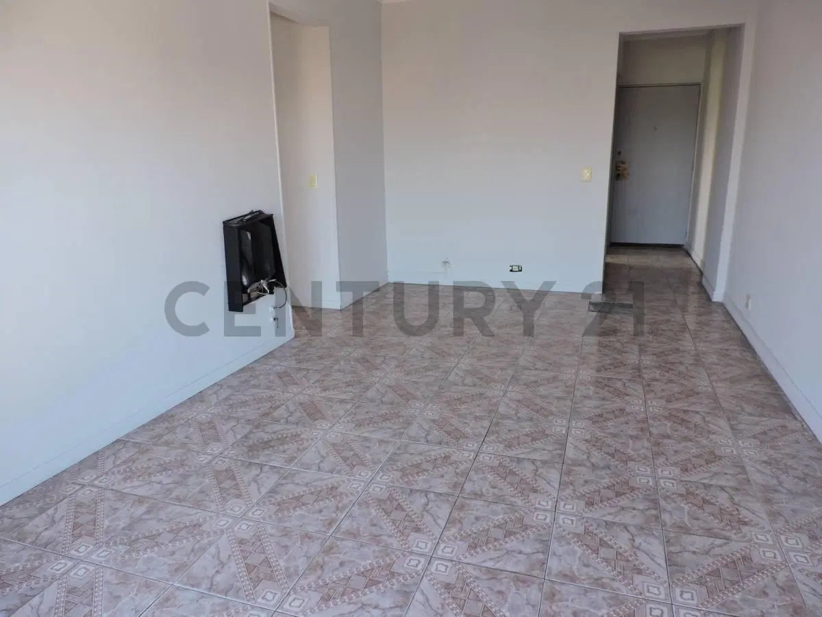 Venta departamento 4 ambientes Avellaneda 3