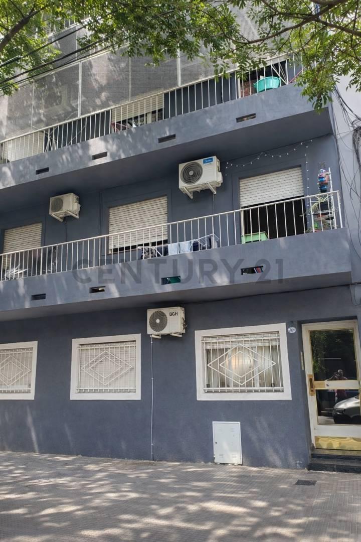 Foto de Departamento a reciclar en venta en Villa Devoto – ¡Oportunidad única!, imagen 1
