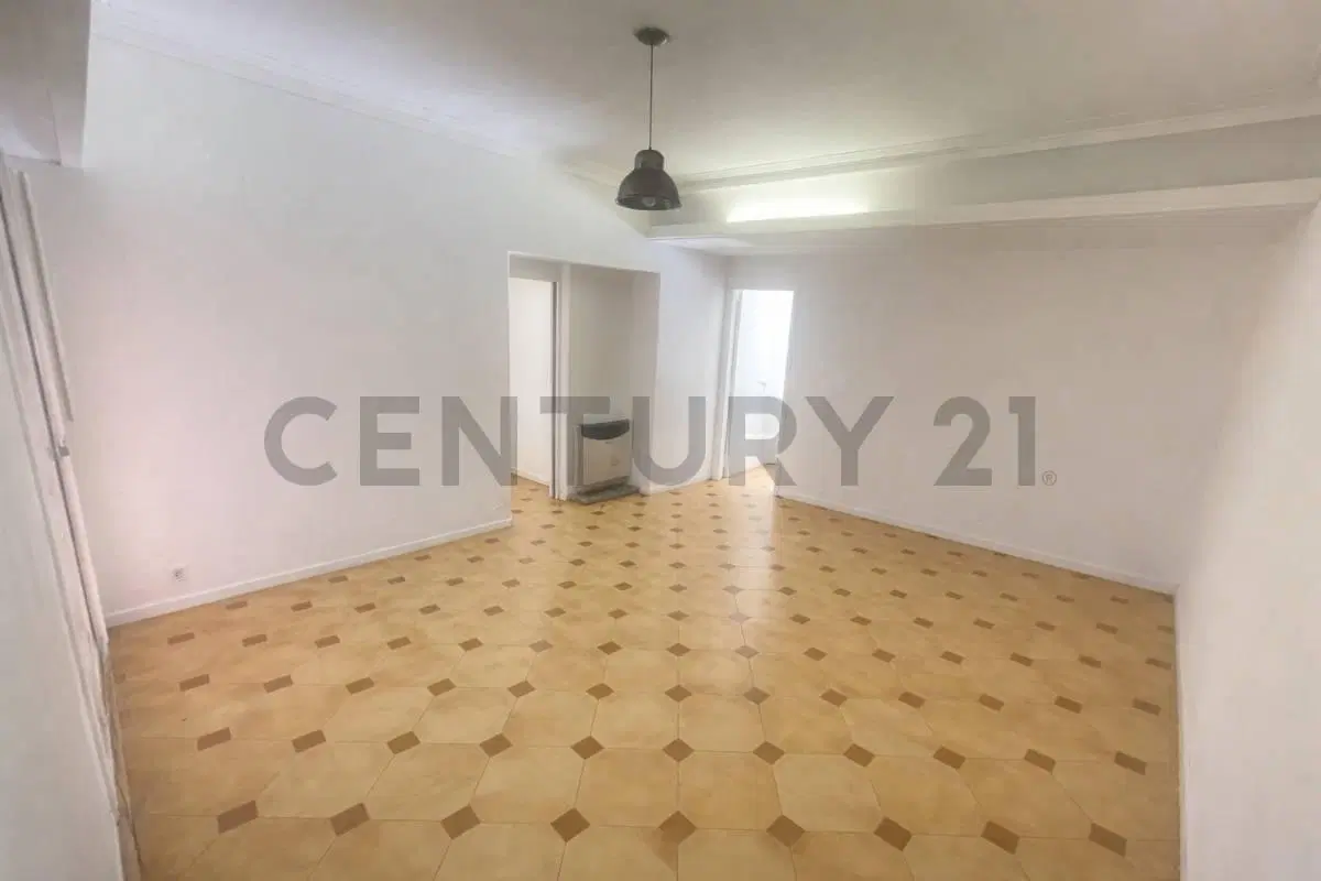 Departamento en Venta 3 ambientes con 2 patios y parrilla, Saavedra. 2