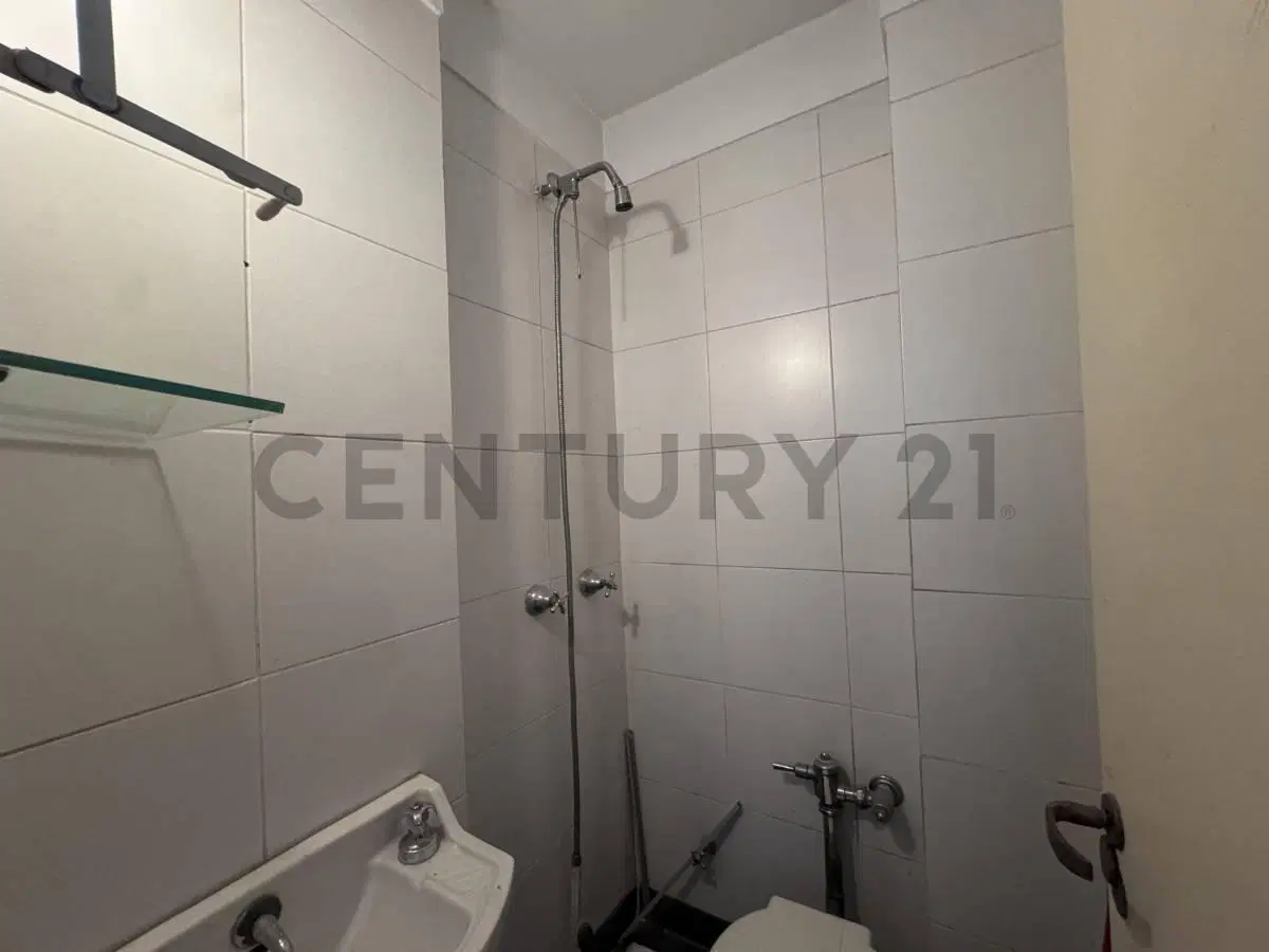 VENTA DEPTO SEMIPISO 4 AMB + COCHERA + BAULERA RECOLETA 5