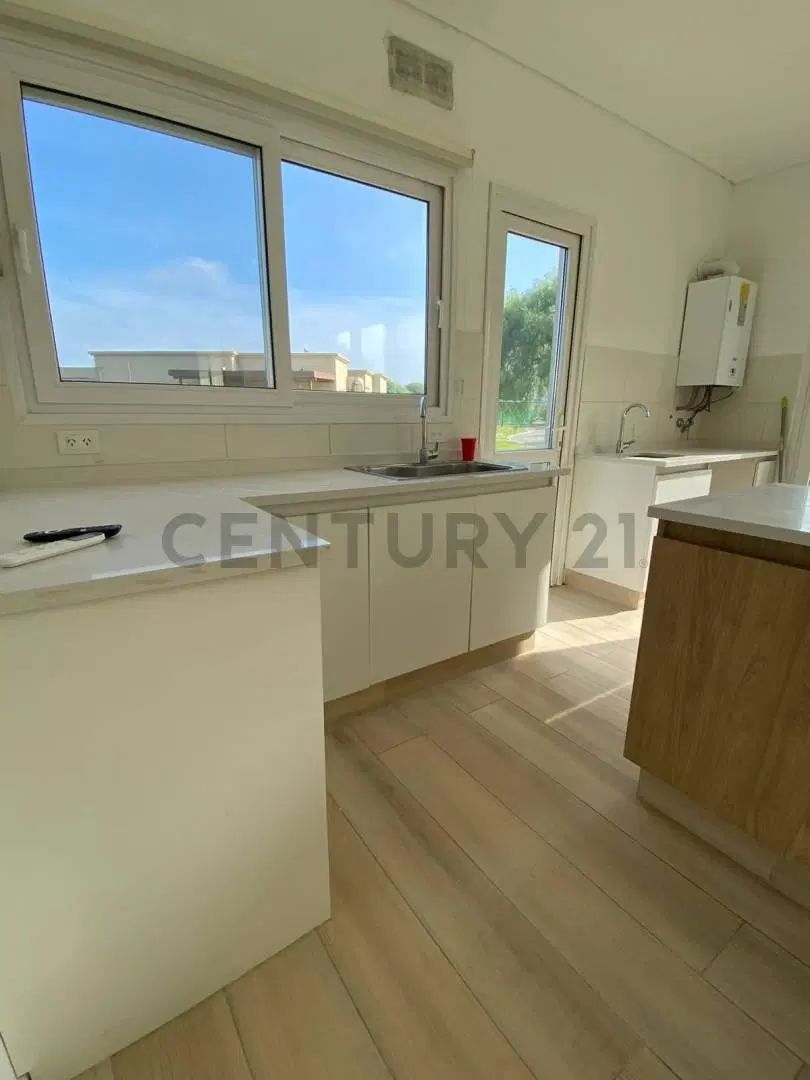 CASA CON PILETA PARQUIZADA EN SAN RAMON 3