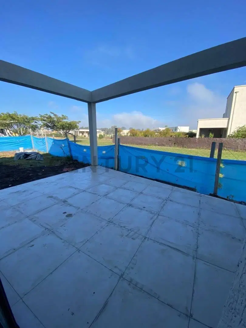CASA MINIMALISTA EN SANTA LUCIA 5